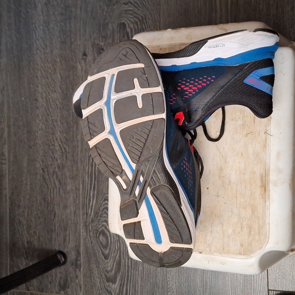 ASICS GT-2000 7 Shoes - Picture 14 of 16